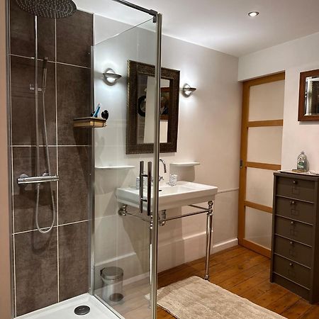 Chambre De Charme Au Coeur Du Vieux Valence - Confort & Calme Kültér fotó