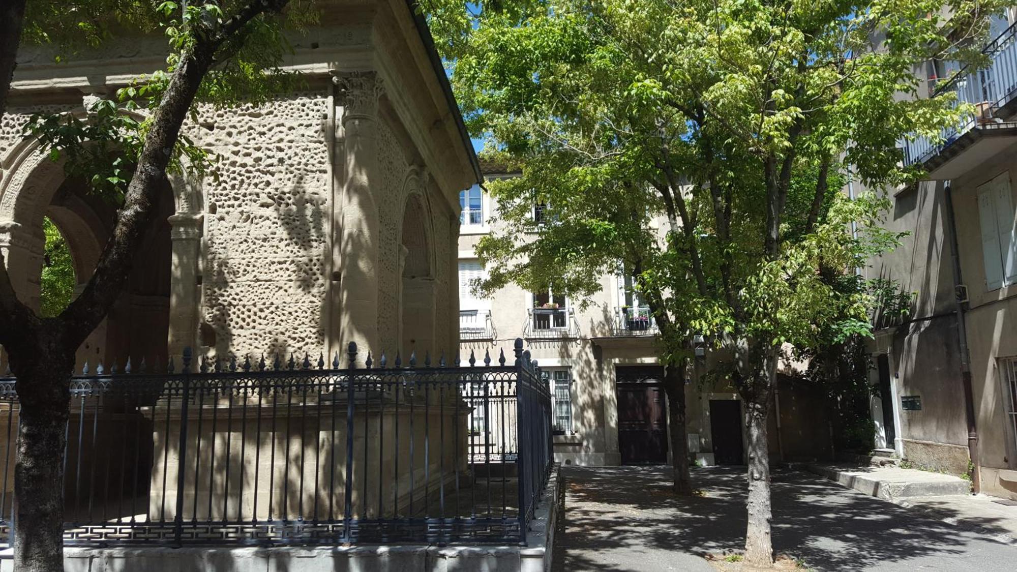 Chambre De Charme Au Coeur Du Vieux Valence - Confort & Calme Kültér fotó